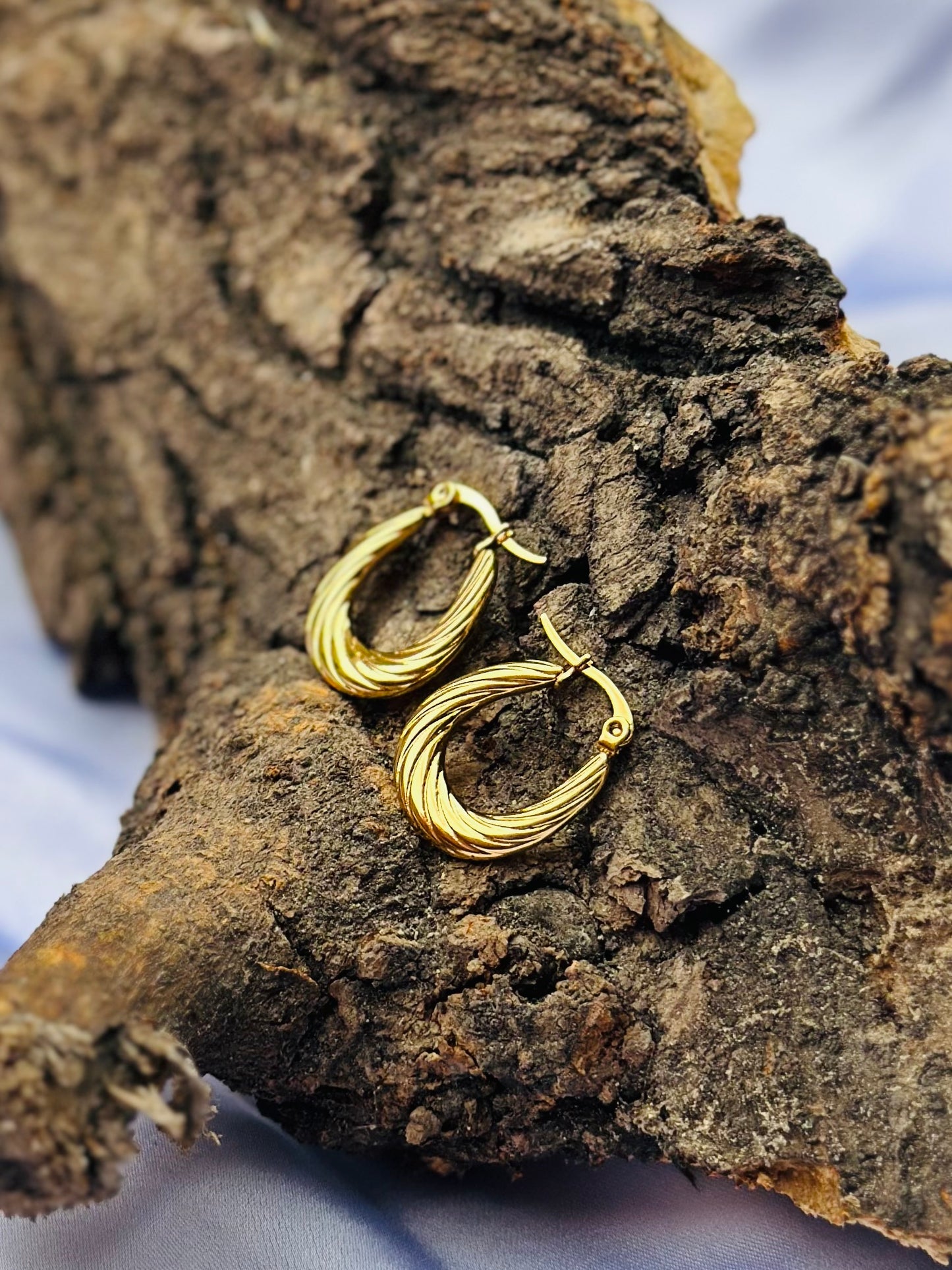 Chic golden hoops