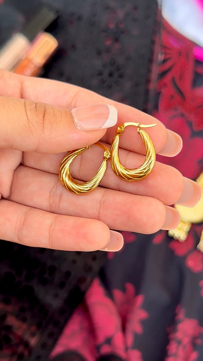 Chic golden hoops